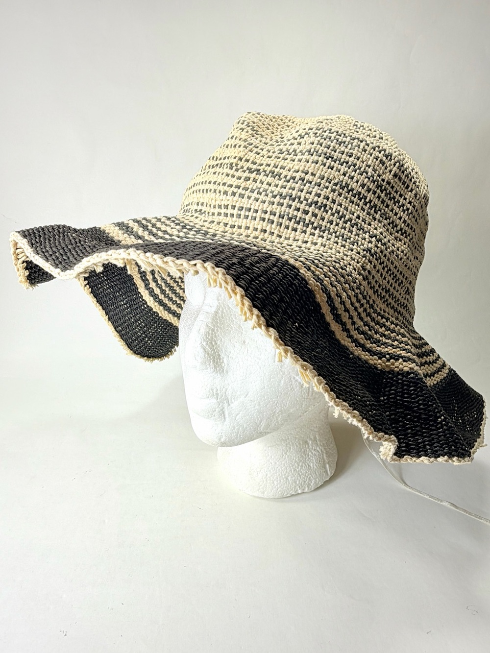 Free People Two-Tone Woven Floppy Sun Hat - Dark Gray & Natural Paper Sun Hat